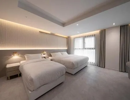 Gunsan Stay Tourist Hotel Exterior photo